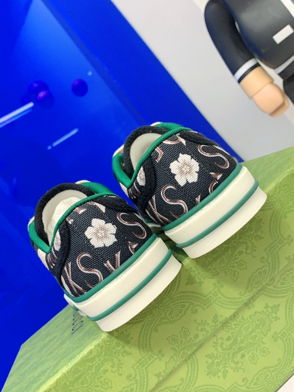 グッチ靴全体デザイン
